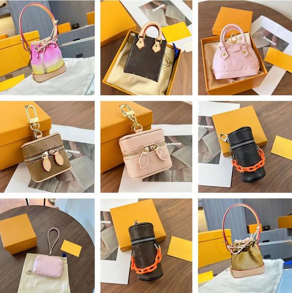 designer fashion key buckle bag car keychain handmade leather keychains man woman purse bags pendant accessories
designer fashion key buckle bag car keychain handmade leather keychains man woman purse bags pendant accessories