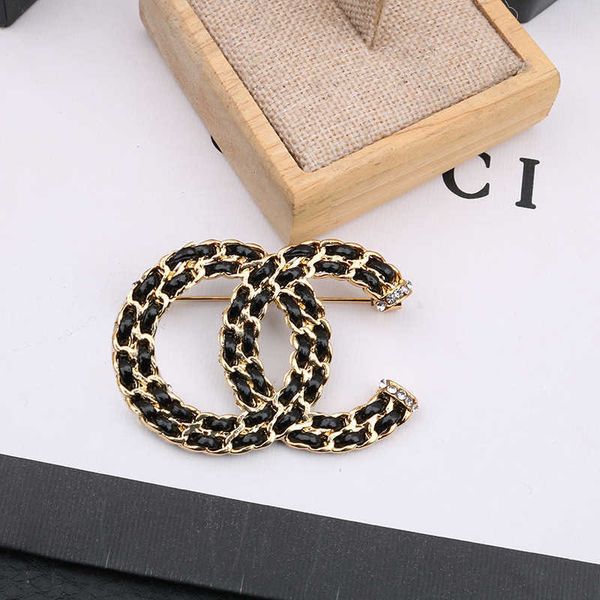 2023 designer new french style small fragrant breeze brooch simple braided leather temperament celebrity net red pins suit accessories, Silver
2023 designer new french style small fragrant breeze brooch simple braided leather temperament celebrity net red pins suit accessories, Silver