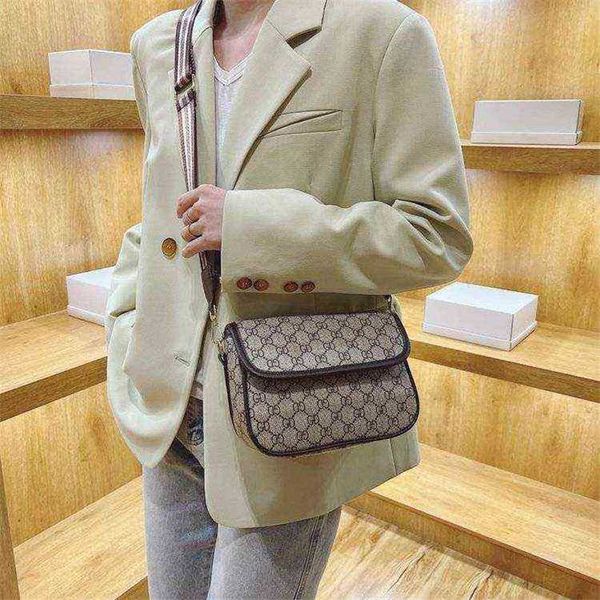 designer bag 2023 new women's fashionable single shoulder messenger printed retro square travel bag
designer bag 2023 new women's fashionable single shoulder messenger printed retro square travel bag