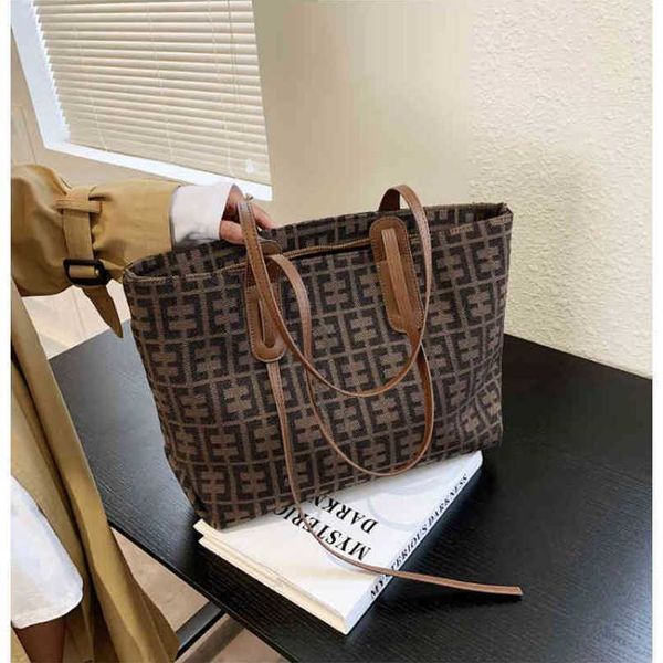 designer bag autumn and winter tote bag single shoulder texture ins large commuting fashion leisure bag
designer bag autumn and winter tote bag single shoulder texture ins large commuting fashion leisure bag