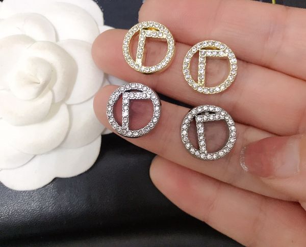 luxury charm earrings fashion designer simple earrings womens inlaid diamond womens wedding earrings stainless steel party gift wholesale, Golden
luxury charm earrings fashion designer simple earrings womens inlaid diamond womens wedding earrings stainless steel party gift wholesale, Golden