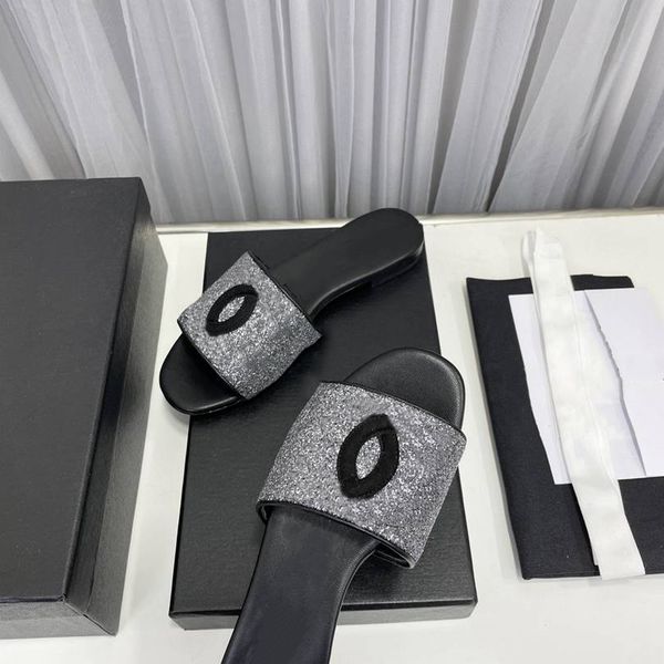 summer women's leather slippers sandals designer casual non-slip slippers flip-flops outdoor classic channel slippers x595, Black
summer women's leather slippers sandals designer casual non-slip slippers flip-flops outdoor classic channel slippers x595, Black