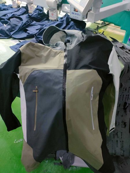 outdoor jackets arch coats terry x casual leisure fashion designer bird style co-brand hard shell waterproof laminated hooded shirt ampu, Black;brown
outdoor jackets arch coats terry x casual leisure fashion designer bird style co-brand hard shell waterproof laminated hooded shirt ampu, Black;brown