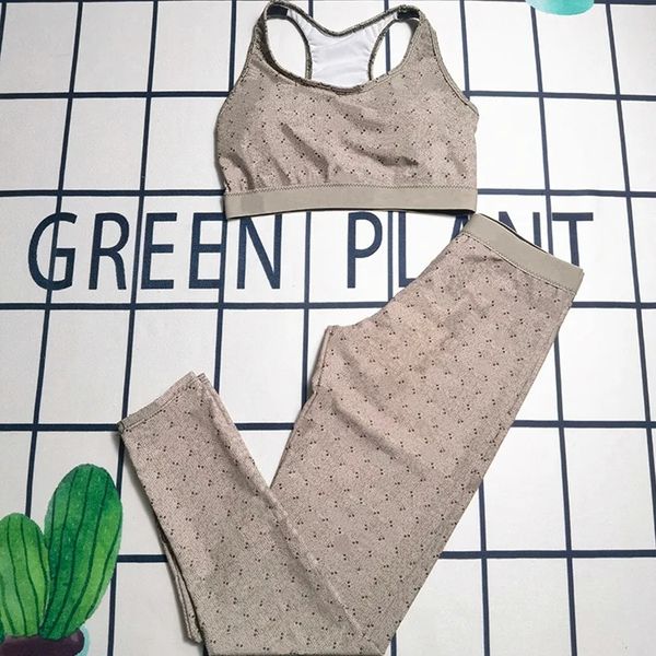 sleeveless swim wear breathable yoga outfits textile letter printed high waist leggings outdoor running tracksuits for women
sleeveless swim wear breathable yoga outfits textile letter printed high waist leggings outdoor running tracksuits for women