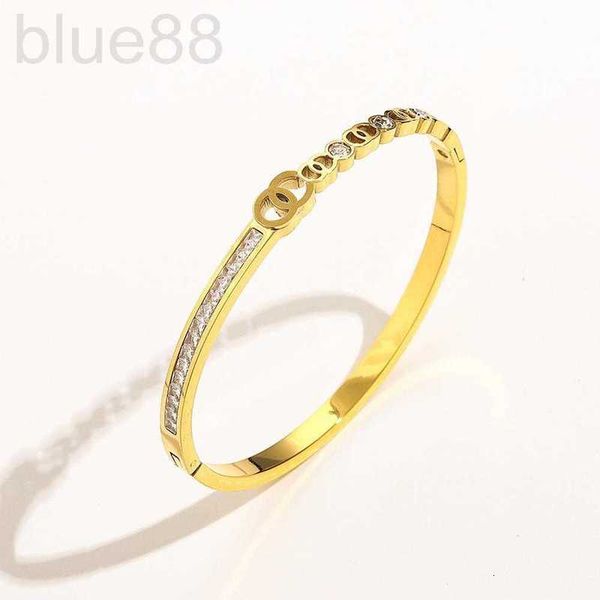 bangle designer 2021 autumn and winter new double bracelet zircon asymmetric fine temperament elegant neau, Black
bangle designer 2021 autumn and winter new double bracelet zircon asymmetric fine temperament elegant neau, Black