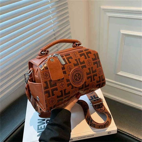 2023 designer bag bag embossed hand fashion soft leather small square single shoulder diagonal bag
2023 designer bag bag embossed hand fashion soft leather small square single shoulder diagonal bag