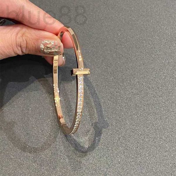 bangle designer gold version semi diamond t1 rose bracelet cnc craft narrow wnjc, Black
bangle designer gold version semi diamond t1 rose bracelet cnc craft narrow wnjc, Black