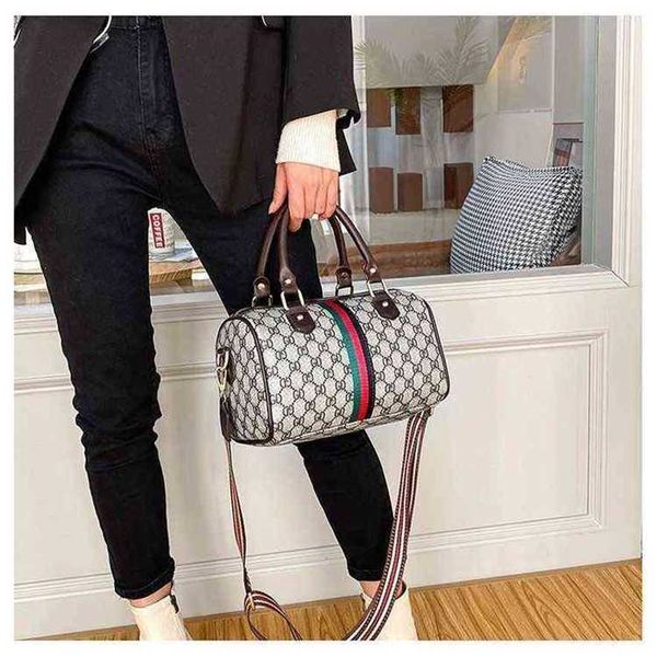 2023 designer bag 2023 new fashion casual printed shoulder boston pillow messenger women's versatile handbag
2023 designer bag 2023 new fashion casual printed shoulder boston pillow messenger women's versatile handbag