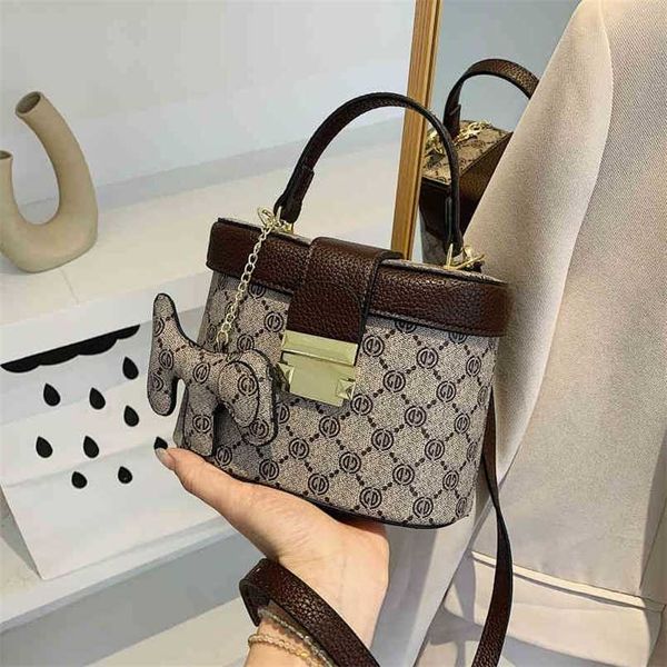 designer bag high sense bag female 2023 new korean fashion printing messenger portable small bag versatile one shoulder women's bag tre
designer bag high sense bag female 2023 new korean fashion printing messenger portable small bag versatile one shoulder women's bag tre