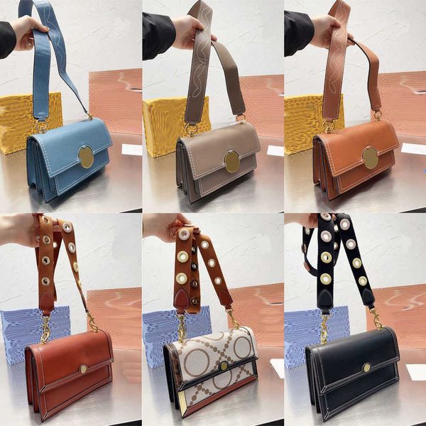 luxury bags women designer bags crossbodys shoulder bag vintage letters print handbag messengers bag purses handbags 230329
luxury bags women designer bags crossbodys shoulder bag vintage letters print handbag messengers bag purses handbags 230329