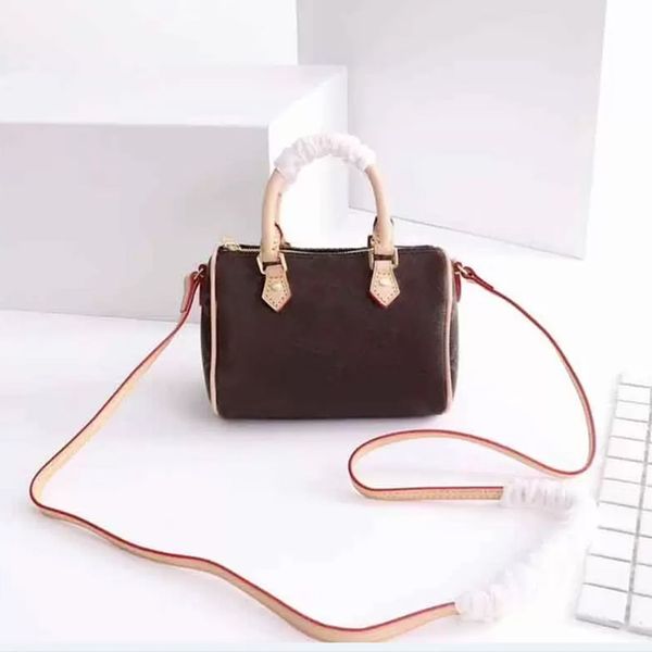 designer fashion tote crossbody bags woman mini bucket bags handbag purse genuine leather evening bags party purse shopping messenger wallet
designer fashion tote crossbody bags woman mini bucket bags handbag purse genuine leather evening bags party purse shopping messenger wallet