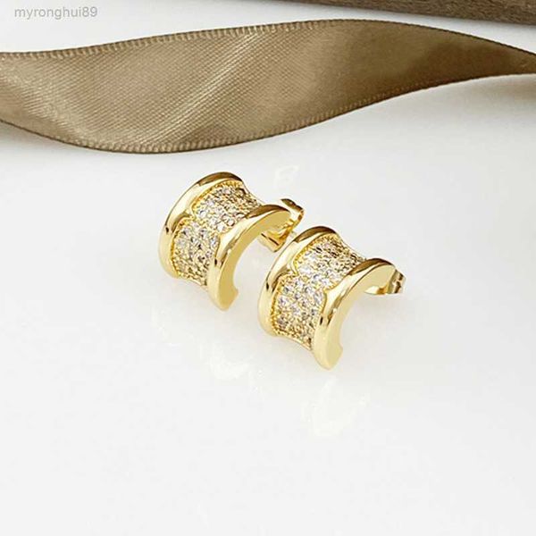 charm baojia's classic large waist earrings, women's micro inlaid with small fashionable and luxurious accessories live broadcast, Golden
charm baojia's classic large waist earrings, women's micro inlaid with small fashionable and luxurious accessories live broadcast, Golden
