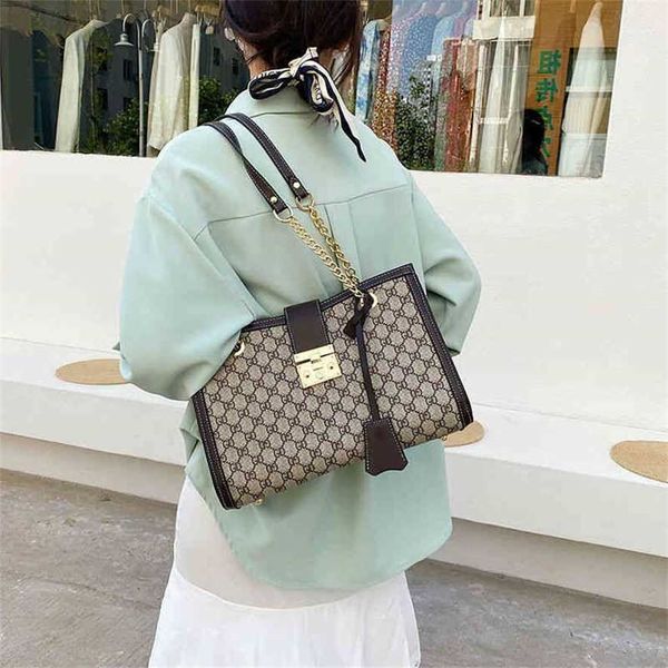 2023 designer bag high grade new messenger bag women's fashion atmosphere autumn and winter simple large capacity versatile one shoulde
2023 designer bag high grade new messenger bag women's fashion atmosphere autumn and winter simple large capacity versatile one shoulde