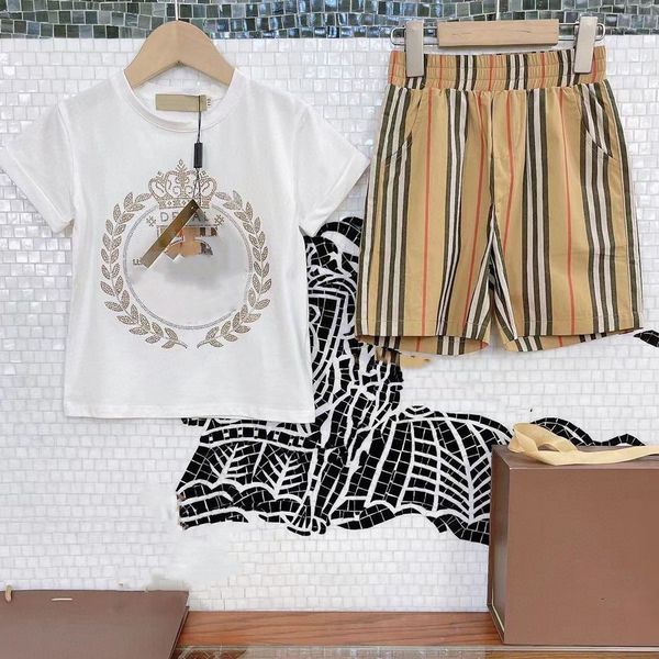 2pics kids designer clothes baby designer set kids sets for girl boy shirt children t shirt classic stripe luxury tracksuits short sleeve su, White
2pics kids designer clothes baby designer set kids sets for girl boy shirt children t shirt classic stripe luxury tracksuits short sleeve su, White