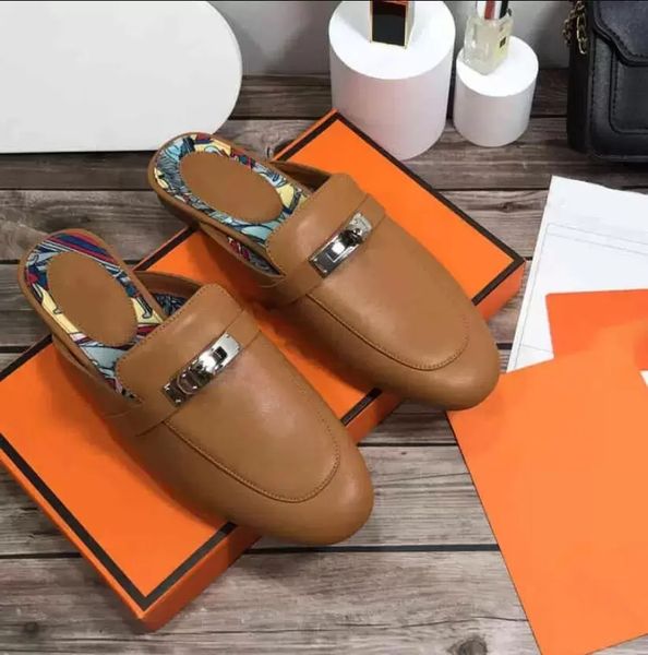 super quality designer sandal slippers genuine leather oz mules woman sandals princetown kelly metal chain shoe women loafers outdoor lady s, Black
super quality designer sandal slippers genuine leather oz mules woman sandals princetown kelly metal chain shoe women loafers outdoor lady s, Black