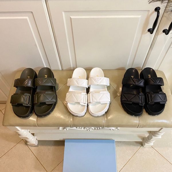 2023 designer luxury women slippers leather non-slip breathable slippers black white sliders beach indoor oudoor patent leather ship
2023 designer luxury women slippers leather non-slip breathable slippers black white sliders beach indoor oudoor patent leather ship