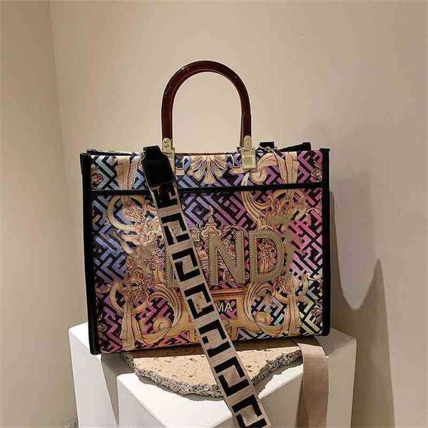 2023 designer bag hand large foreign trade one shoulder bag graffiti color painting printing bags
2023 designer bag hand large foreign trade one shoulder bag graffiti color painting printing bags