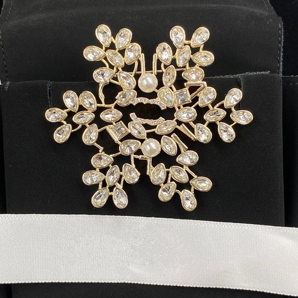 with box luxury designer men women pins brooches gold ch letter brooch pin for suit dress pins party nice jewelry gift, Gray
with box luxury designer men women pins brooches gold ch letter brooch pin for suit dress pins party nice jewelry gift, Gray