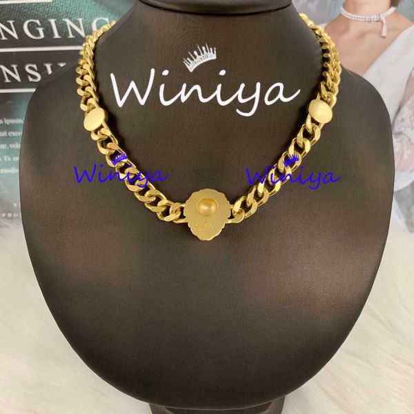 2023 designer new gujia suit new letter green diamond thick chain necklace bracelet femininity light luxury fashion jewelry, Silver
2023 designer new gujia suit new letter green diamond thick chain necklace bracelet femininity light luxury fashion jewelry, Silver