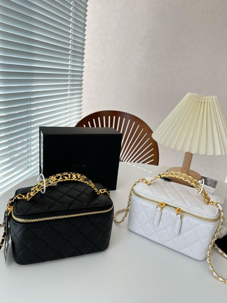 brand makeup bag women's handbag classic designer bag hollowed out handle single shoulder bag crossbody bag chain bag ringer square bag
brand makeup bag women's handbag classic designer bag hollowed out handle single shoulder bag crossbody bag chain bag ringer square bag