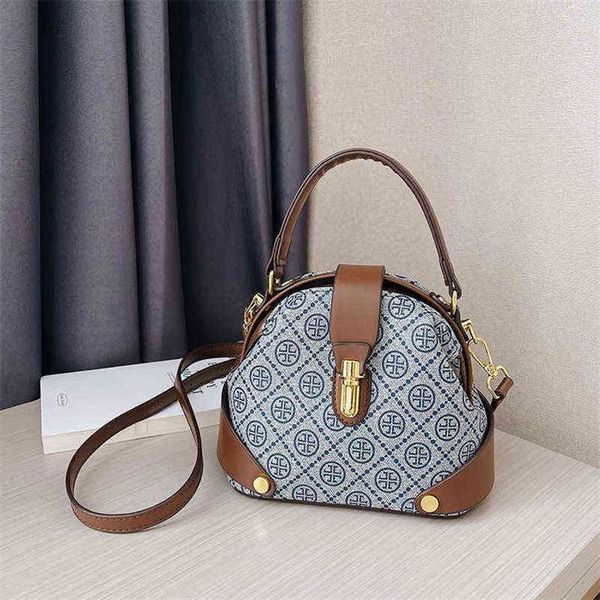 designer bag 2023 new fashion canvas women's cake small round camera single shoulder messenger old flower handbag
designer bag 2023 new fashion canvas women's cake small round camera single shoulder messenger old flower handbag