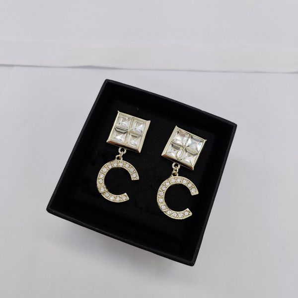 luxury quality charm stud earring with diamond and crystal design have box stamp ps7739a, Golden
luxury quality charm stud earring with diamond and crystal design have box stamp ps7739a, Golden