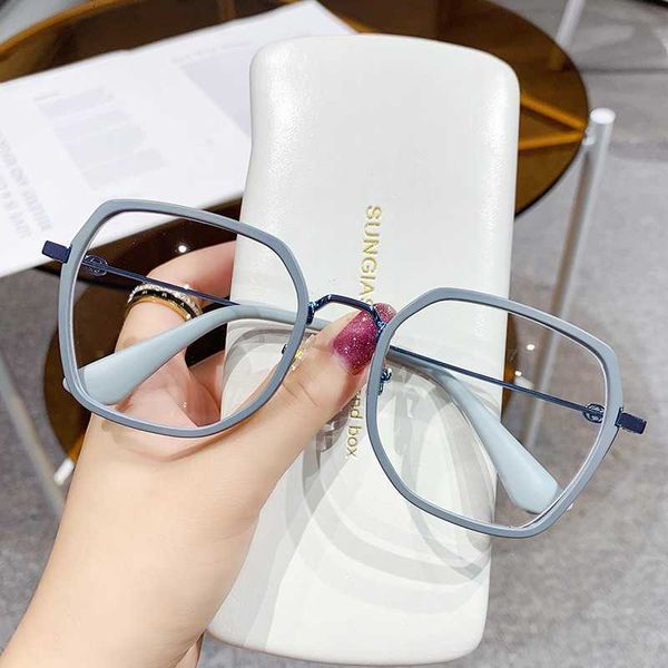 designer glasses new large frame anti blue light flat lens tr metal hybrid spectacle men's and women's same myopia, White;black
designer glasses new large frame anti blue light flat lens tr metal hybrid spectacle men's and women's same myopia, White;black