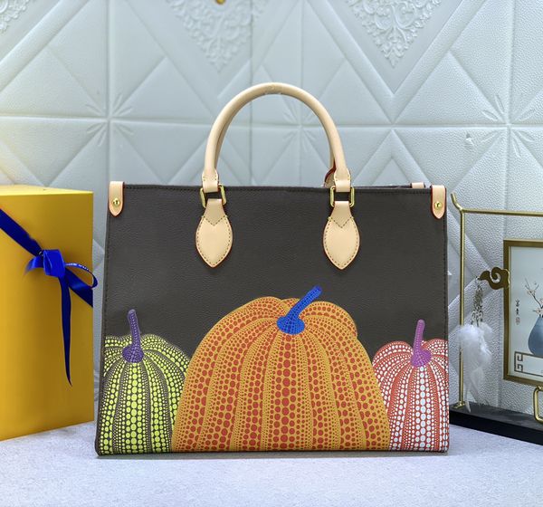 2023 luxury brand 2023 fashion designer tote bag luxury womens yk onthego handbag flower letters enpreinte shopping bags ualityl eathert ote, Black
2023 luxury brand 2023 fashion designer tote bag luxury womens yk onthego handbag flower letters enpreinte shopping bags ualityl eathert ote, Black
