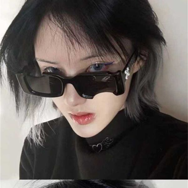 designer glasses chaopai offss sunglasses style ow40006 notched design plate men's and women's personalized street shot, White;black
designer glasses chaopai offss sunglasses style ow40006 notched design plate men's and women's personalized street shot, White;black