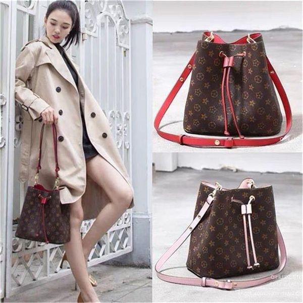 2023 designer bucket bags shoulder bags leather classic crossbody messenger handbags wholesale purse tote handbag
2023 designer bucket bags shoulder bags leather classic crossbody messenger handbags wholesale purse tote handbag