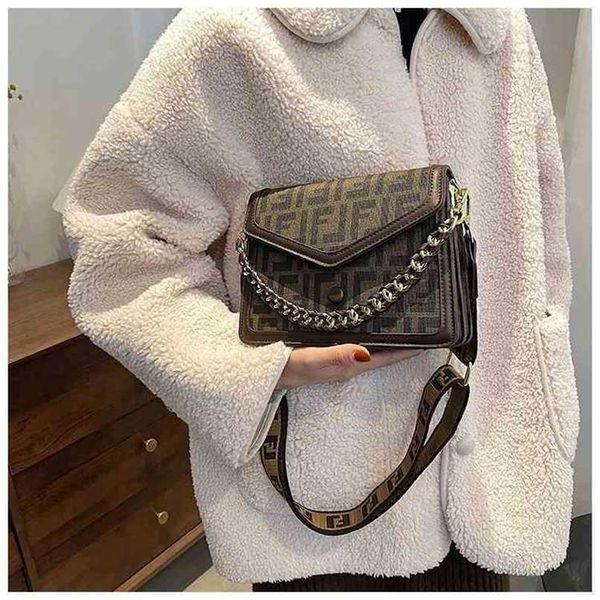 designer bag bag simple and fashionable printing single shoulder diagonal texture foreign style small square bag
designer bag bag simple and fashionable printing single shoulder diagonal texture foreign style small square bag