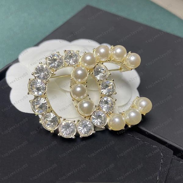 fashion design gold g brand luxurys desinger brooch women rhinestone pearl letter brooches suit pin fashion jewelry clothing decoration acce, Gray
fashion design gold g brand luxurys desinger brooch women rhinestone pearl letter brooches suit pin fashion jewelry clothing decoration acce, Gray