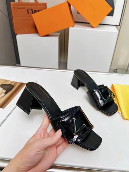 2023 summer luxury g sandals designer women flip flops slipper fashion genuine leather slides metal chain ladies casual shoes 35-43, Black
2023 summer luxury g sandals designer women flip flops slipper fashion genuine leather slides metal chain ladies casual shoes 35-43, Black