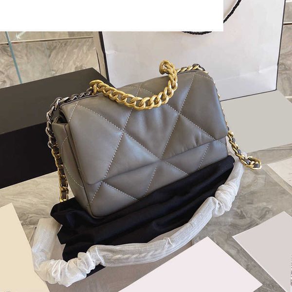 evening bags cc bag luxury brand shoulder bags 7a lambskin classic flap bags 19 series gold hardware matelasse chain cross body quilted purs
evening bags cc bag luxury brand shoulder bags 7a lambskin classic flap bags 19 series gold hardware matelasse chain cross body quilted purs