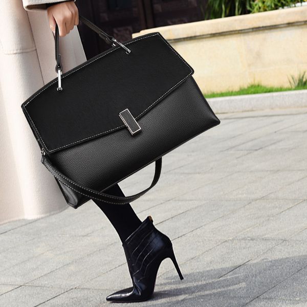 autumn and winter new horse fur leather bag womens simple large capacity womens handbag texture shoulder messenger bag wholesale
autumn and winter new horse fur leather bag womens simple large capacity womens handbag texture shoulder messenger bag wholesale
