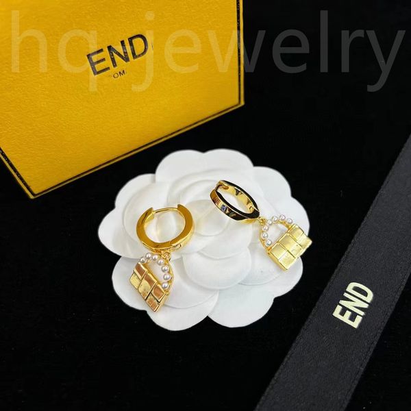 2023 luxury master design earrings, tourist parties,large pearl earrings wedding first fashion jewelry1288, Golden;silver
2023 luxury master design earrings, tourist parties,large pearl earrings wedding first fashion jewelry1288, Golden;silver
