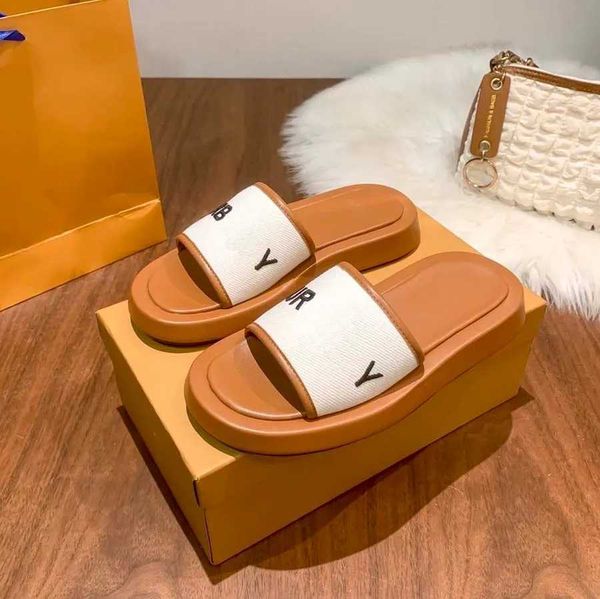 2023 designer slippers vintage plaid slippers embroidered leather mesh slipper bur lattice slides platform sandals flat brown canvas rubber, Black
2023 designer slippers vintage plaid slippers embroidered leather mesh slipper bur lattice slides platform sandals flat brown canvas rubber, Black