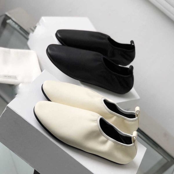 the row 23 new pure original lucky shoes the * row one step grandmother shoes casual shoes round toe pleated flat shoes kzq8, Black
the row 23 new pure original lucky shoes the * row one step grandmother shoes casual shoes round toe pleated flat shoes kzq8, Black