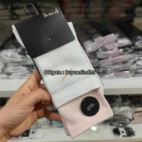 fashion classic men's socks 3 pairs of card hook brand designer versatile sports sock men women luxury wear medium short sportsocks, Black
fashion classic men's socks 3 pairs of card hook brand designer versatile sports sock men women luxury wear medium short sportsocks, Black