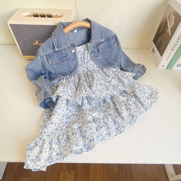16116 summer kids girls clothing set girl denim short coat with suspender dress chlildren princess 2pcs outfits sets, White
16116 summer kids girls clothing set girl denim short coat with suspender dress chlildren princess 2pcs outfits sets, White