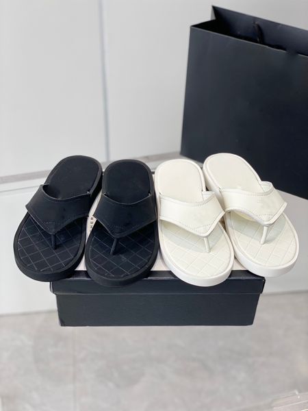 2023 new leather splicing flip-toe slippers casual ringer flat beach flip-flops women's shoes, Black
2023 new leather splicing flip-toe slippers casual ringer flat beach flip-flops women's shoes, Black