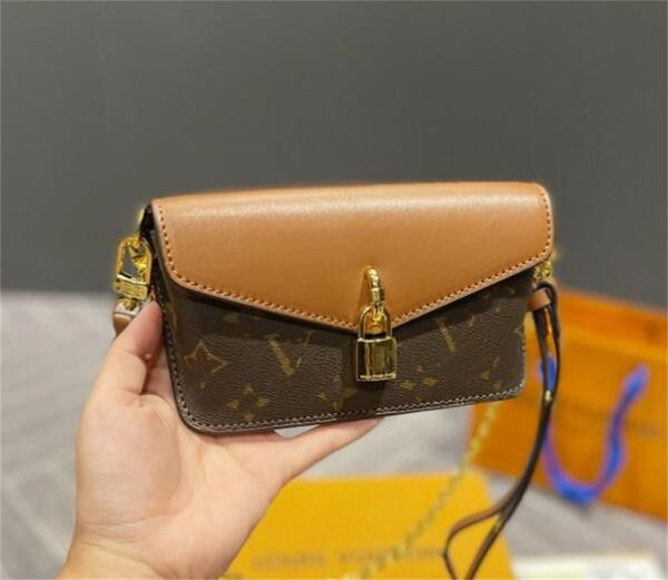padlock on strap bags designer totes handbags women flap lock chains genuine leather monograms package shoulder crossbody handbag wallet
padlock on strap bags designer totes handbags women flap lock chains genuine leather monograms package shoulder crossbody handbag wallet