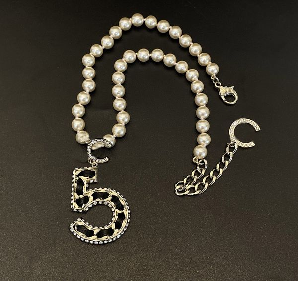 2023 luxury quality charm pendant necklace with diamond and nature shell beads black genuine leather have box stamp ps7745a, Golden
2023 luxury quality charm pendant necklace with diamond and nature shell beads black genuine leather have box stamp ps7745a, Golden