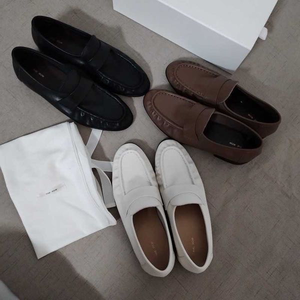the row pure original the * row22 new casual comfortable single shoes leather round head flat bottom pleated low lefu shoes sqj0, Black
the row pure original the * row22 new casual comfortable single shoes leather round head flat bottom pleated low lefu shoes sqj0, Black