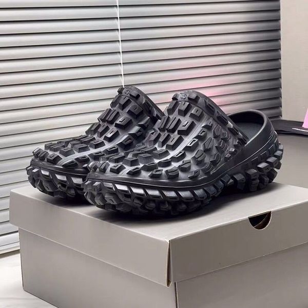 tyre-soled tank shoes for old men baotou slippers in 2023, new spring and summer thick soled increased, wearing beach shoes., Black
tyre-soled tank shoes for old men baotou slippers in 2023, new spring and summer thick soled increased, wearing beach shoes., Black