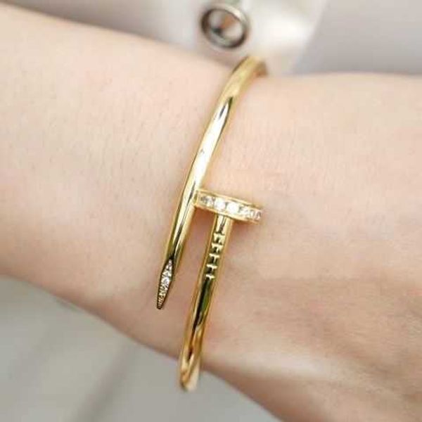 designer carti bracelet fashion jewelry bangle classic rose gold colorless couple bracelet fashion light luxury gift bracelet for men and wo, Black
designer carti bracelet fashion jewelry bangle classic rose gold colorless couple bracelet fashion light luxury gift bracelet for men and wo, Black