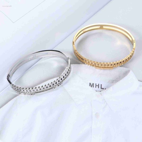 bangle simple and fashionable titanium steel bracelet, color retention stainless d6h7, Black
bangle simple and fashionable titanium steel bracelet, color retention stainless d6h7, Black