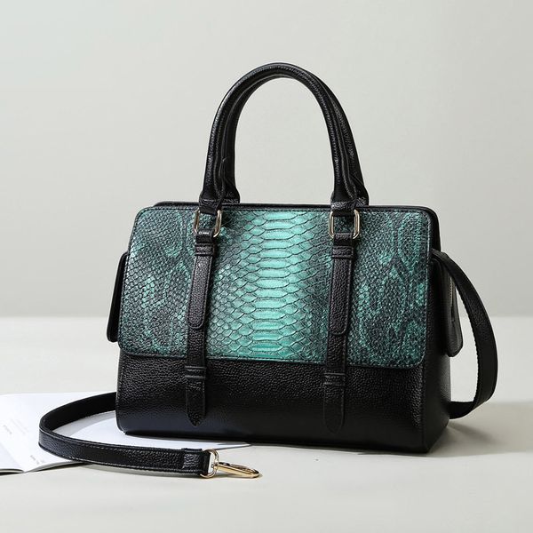 oem 2022 new snake pattern large capacity womens tote small batch customization embossed logo
oem 2022 new snake pattern large capacity womens tote small batch customization embossed logo