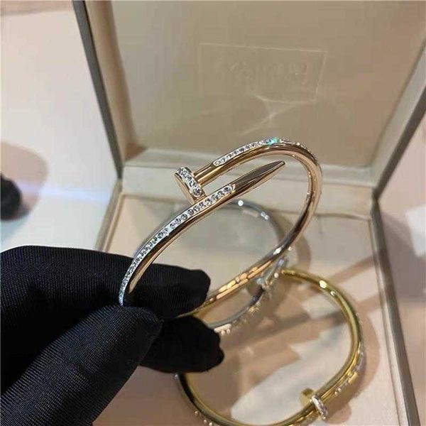 designer carti bracelet jewelry bangle titanium steel luxury flash full diamond bracelet, Black
designer carti bracelet jewelry bangle titanium steel luxury flash full diamond bracelet, Black
