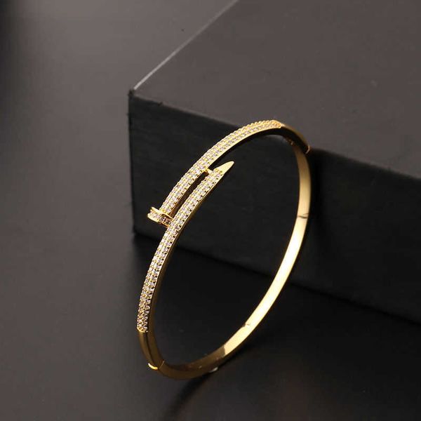 designer carti bracelet jewelry bangle personalized micro inlaid bracelet for women's light luxury small style high level design openin, Black
designer carti bracelet jewelry bangle personalized micro inlaid bracelet for women's light luxury small style high level design openin, Black